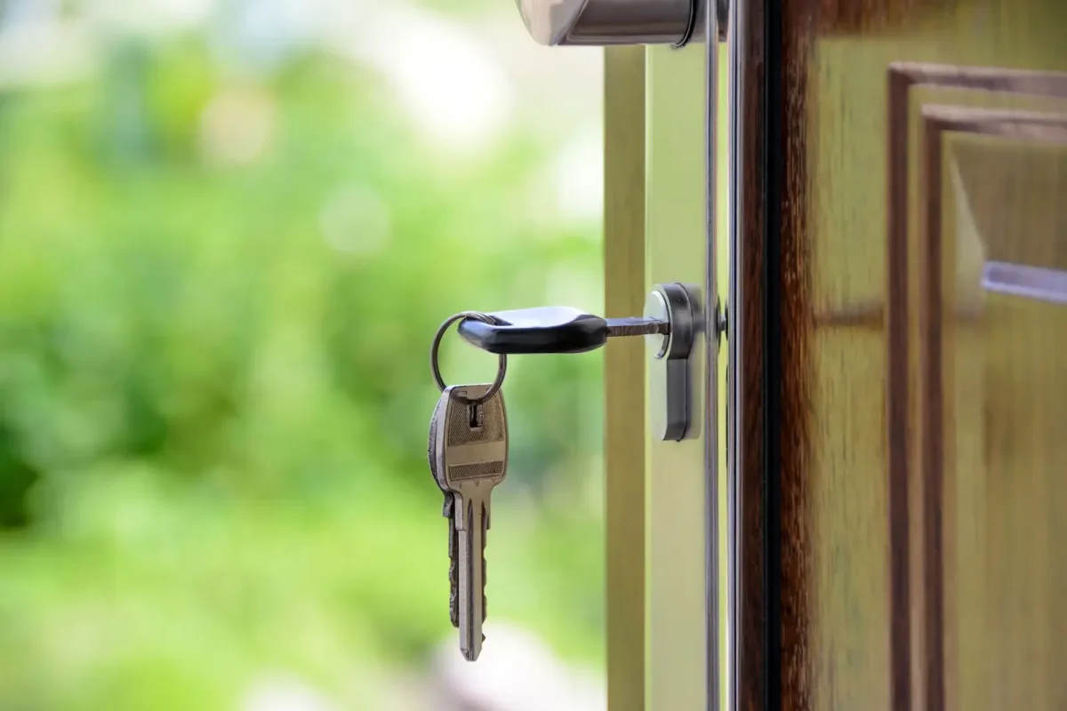 Key left in the lock of an open door – call a commercial locksmith Castleford service from Locksmith Castleford